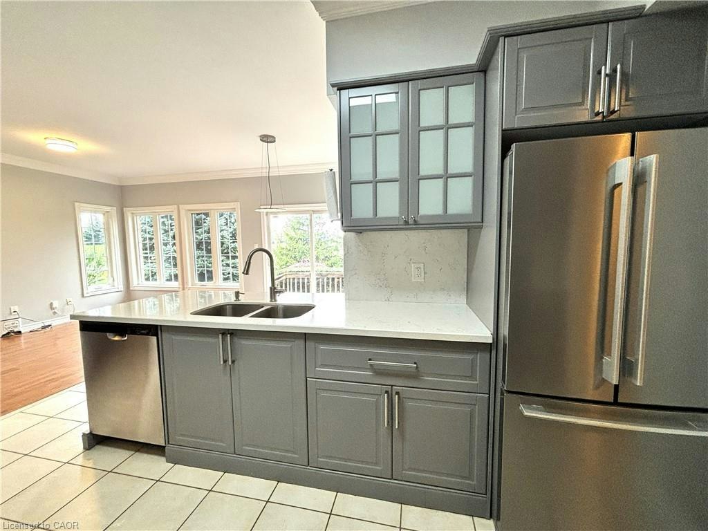 8 Yorkwood Trail, Brampton, ON, L6R 3J3 - 5