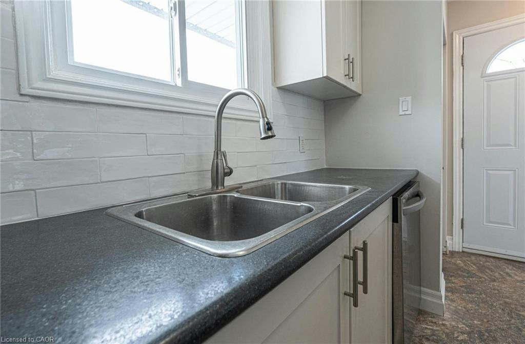 1-60 Burfield Avenue, Hamilton, ON, L8T 2J9 - 10