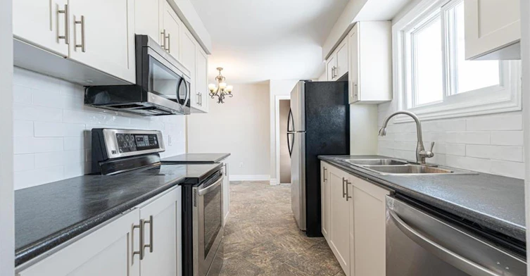 1-60 Burfield Avenue, Hamilton, ON, L8T 2J9 - 6