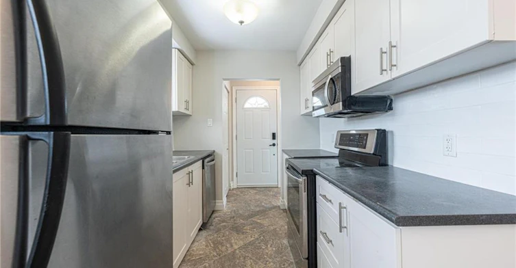1-60 Burfield Avenue, Hamilton, ON, L8T 2J9 - 8