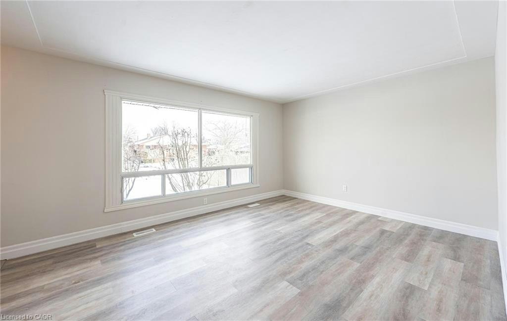 1-60 Burfield Avenue, Hamilton, ON, L8T 2J9 - 4