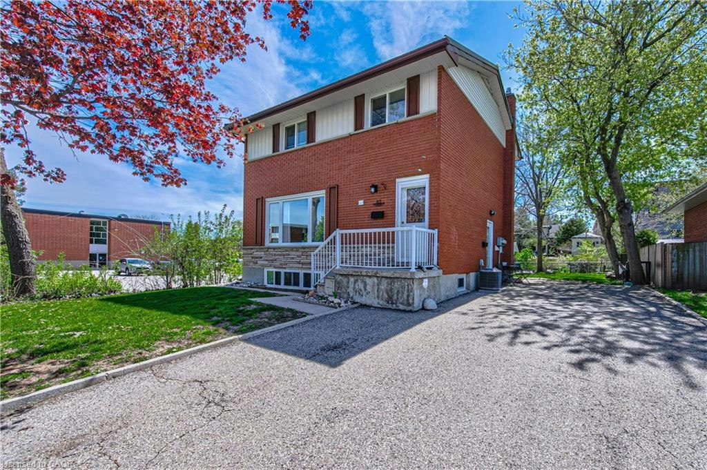37 Gottscheer Court, Kitchener, ON, N2M 3L3