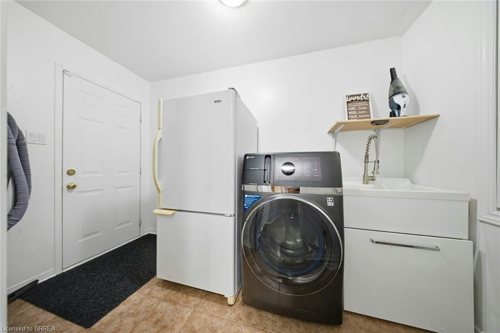 Upper-20 Webb Avenue, Brantford, ON, N3T 6S5 - 16