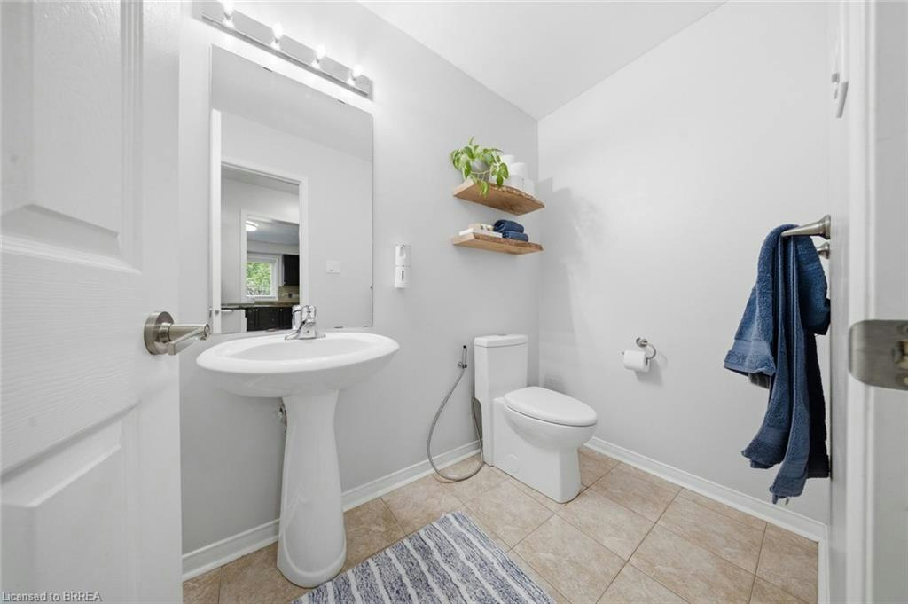 Upper-20 Webb Avenue, Brantford, ON, N3T 6S5 - 9