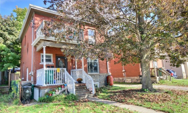 223 Water Street N
