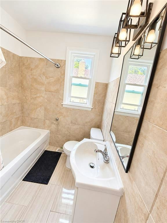 374 East 15th Street, Hamilton, ON, L9A 4G7 - 4