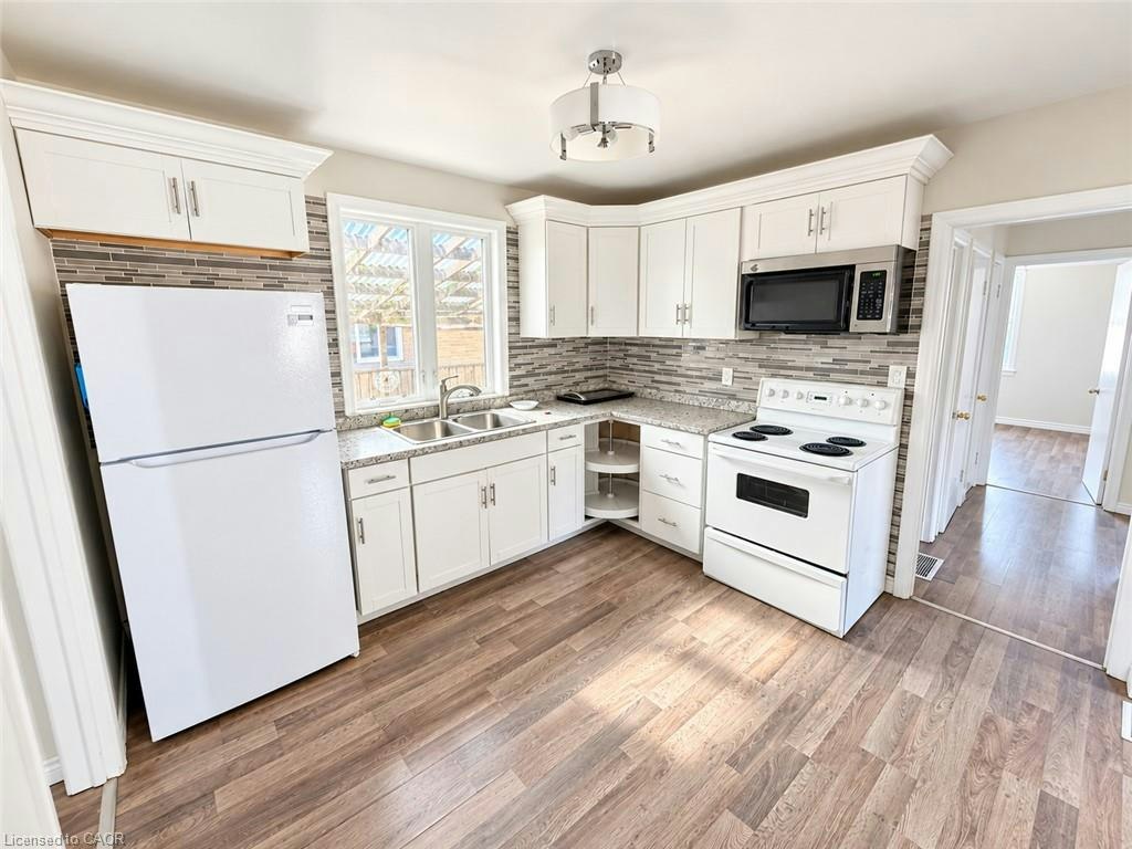374 East 15th Street, Hamilton, ON, L9A 4G7