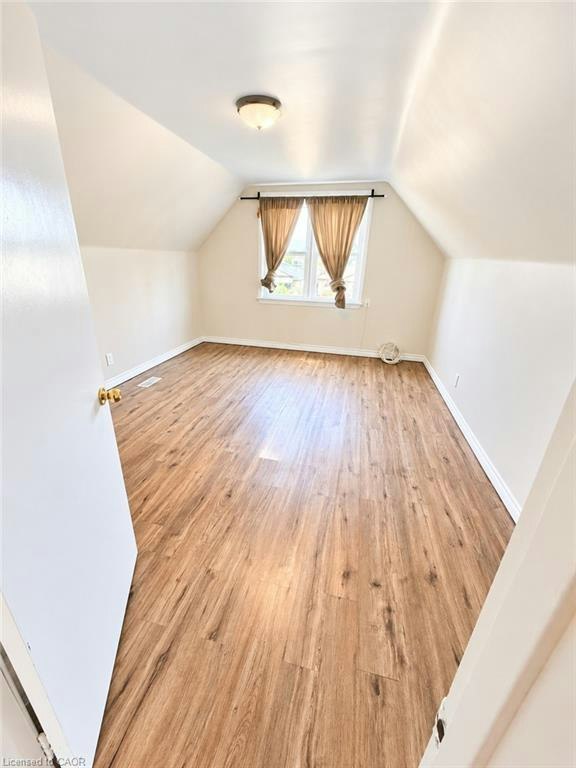 374 East 15th Street, Hamilton, ON, L9A 4G7 - 6