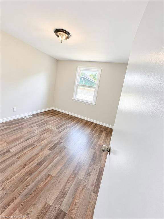 374 East 15th Street, Hamilton, ON, L9A 4G7 - 2