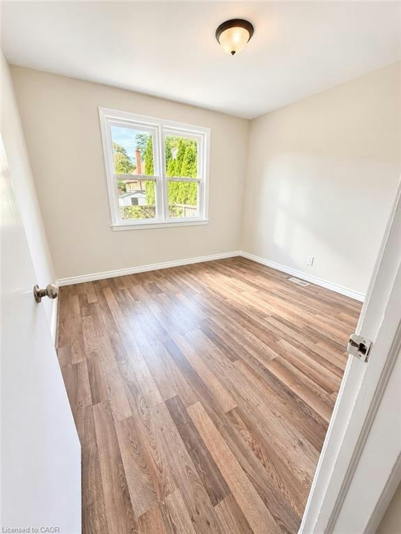374 East 15th Street, Hamilton, ON, L9A 4G7 - 3