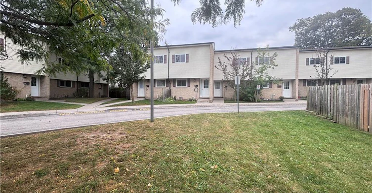B24-211 Veronica Drive, Kitchener, ON, N2A 2R9 - 2
