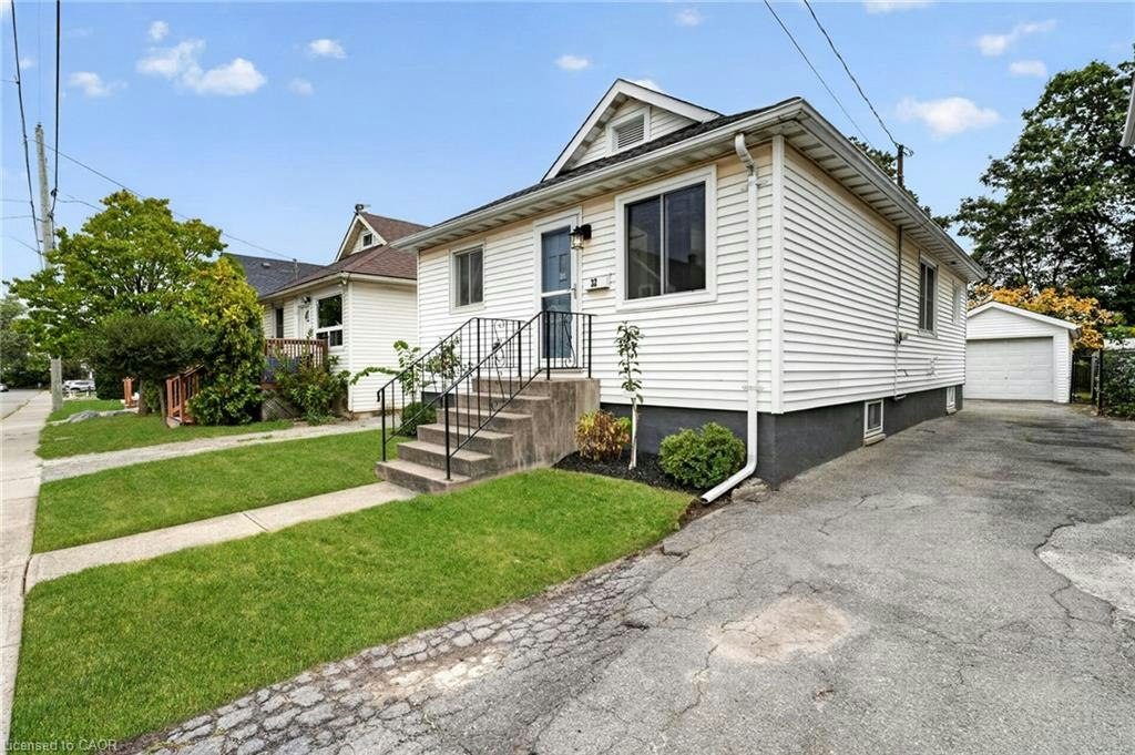 32 Richmond Avenue, St. Catharines, ON, L2R 3W7