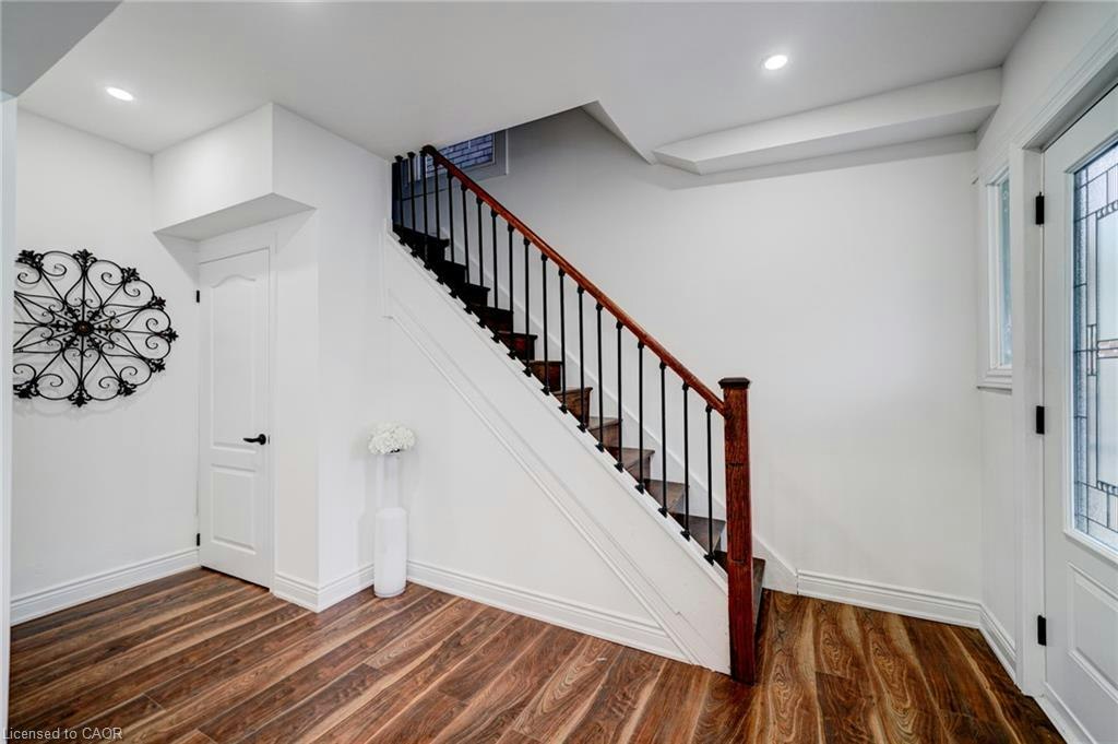 9 Gibson Avenue, Hamilton, ON, L8L 6J4 - 3