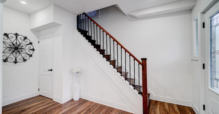 9 Gibson Avenue, Hamilton, ON, L8L 6J4 - 3