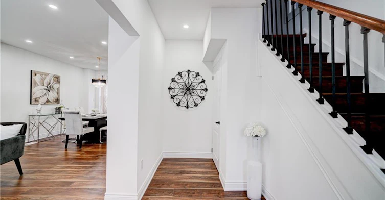 9 Gibson Avenue, Hamilton, ON, L8L 6J4 - 4