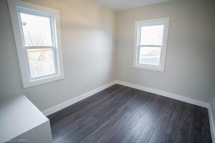 20 Park Avenue E, Brantford, ON, N3S 2Z2 - 12