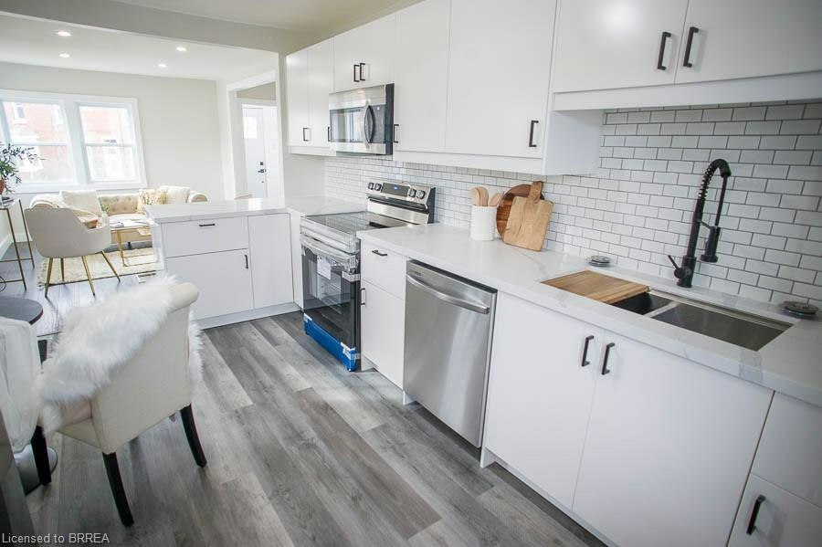 20 Park Avenue E, Brantford, ON, N3S 2Z2 - 9