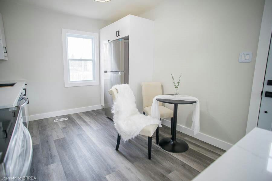 20 Park Avenue E, Brantford, ON, N3S 2Z2 - 8