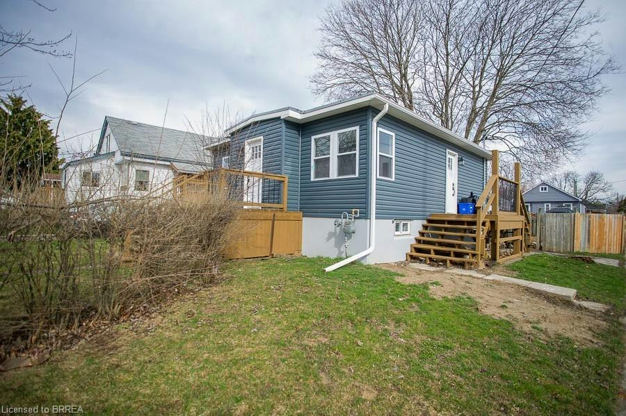 20 Park Avenue E, Brantford, ON, N3S 2Z2 - 2
