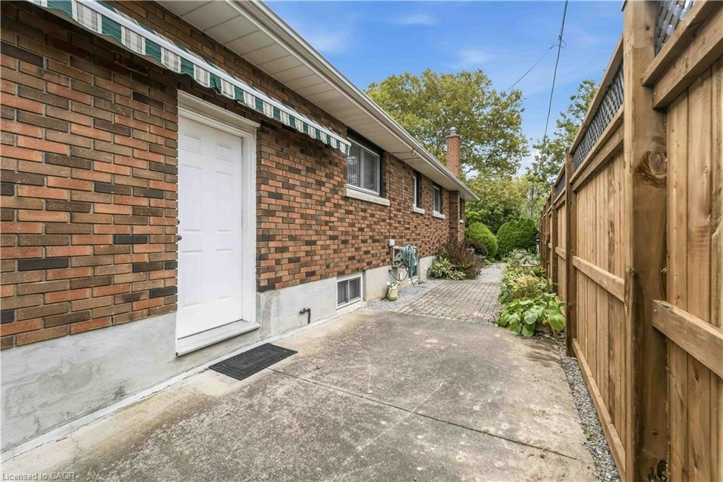 4 Regina Avenue, St. Catharines, ON, L2M 3G6 - 24