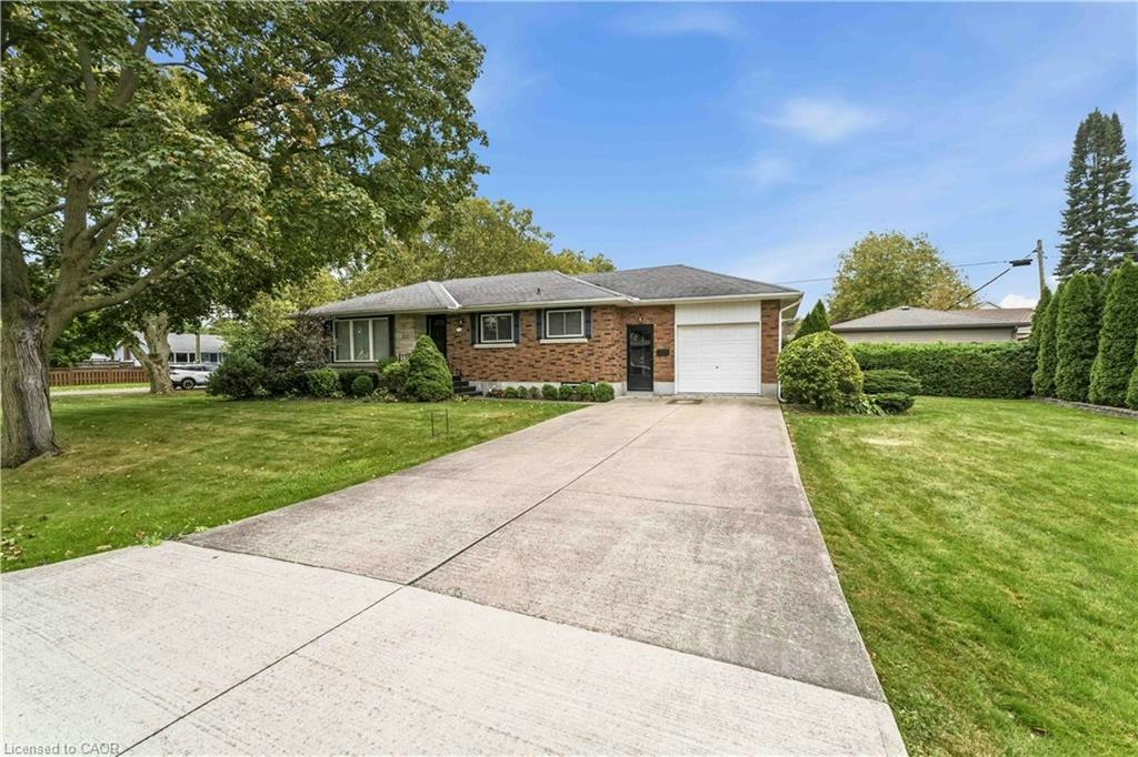 4 Regina Avenue, St. Catharines, ON, L2M 3G6 - 3