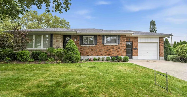4 Regina Avenue, St. Catharines, ON, L2M 3G6 - 2