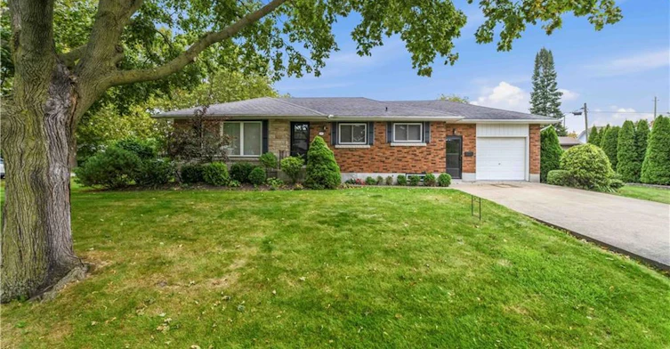 4 Regina Avenue, St. Catharines, ON, L2M 3G6