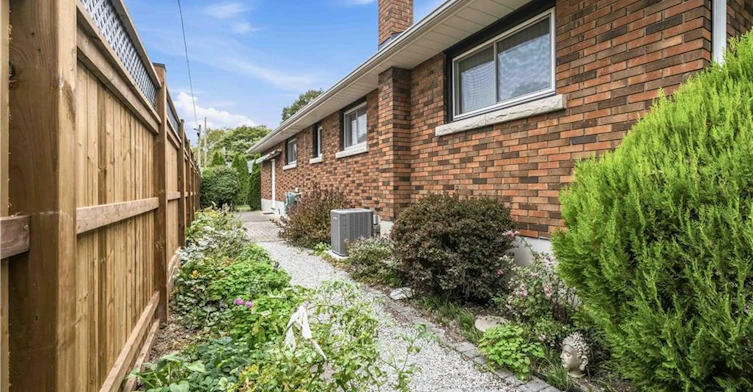 4 Regina Avenue, St. Catharines, ON, L2M 3G6 - 25