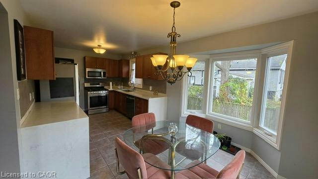 71 Stone Church Road E, Hamilton, ON, L9B 1A8 2