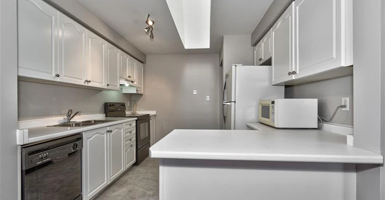 205-2075 Walker's Line, Burlington, ON, L7M 4G7 - 13