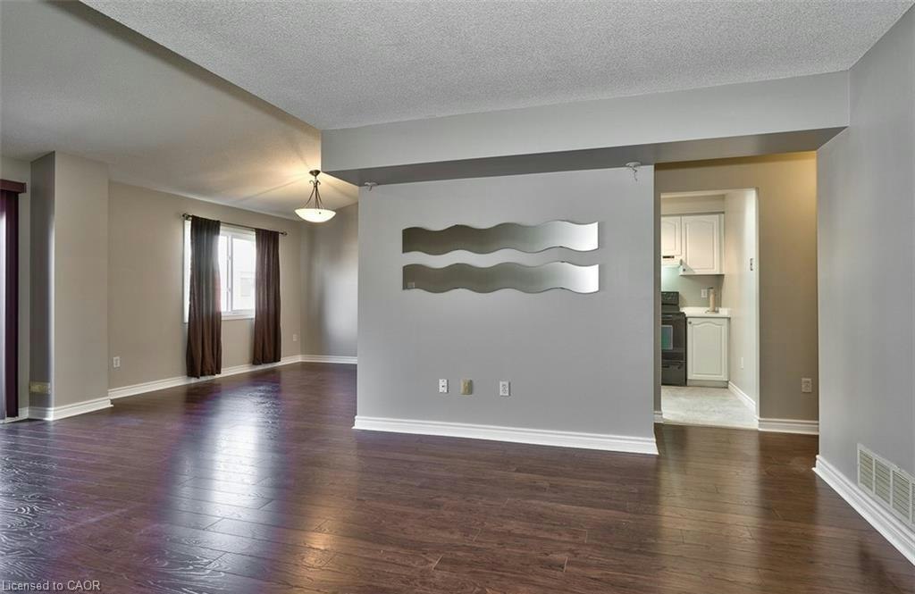205-2075 Walker's Line, Burlington, ON, L7M 4G7 - 6