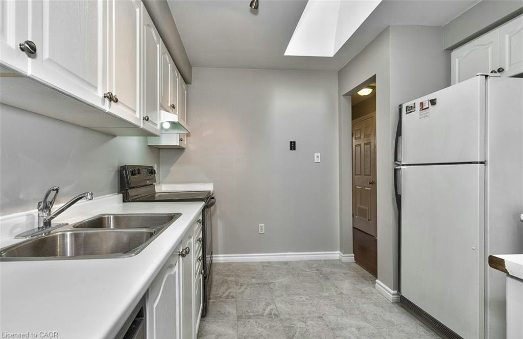 205-2075 Walker's Line, Burlington, ON, L7M 4G7 - 14