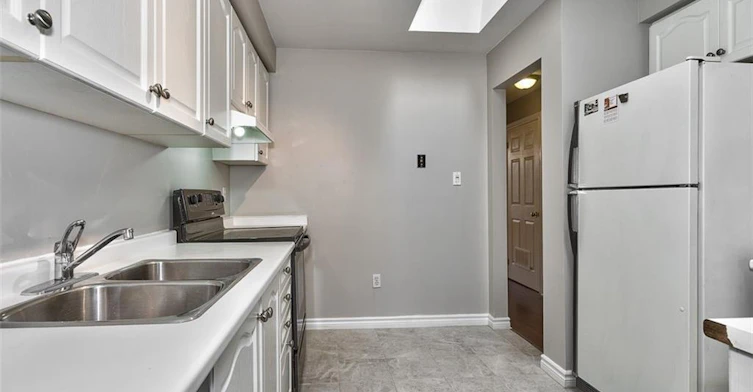 205-2075 Walker's Line, Burlington, ON, L7M 4G7 - 14
