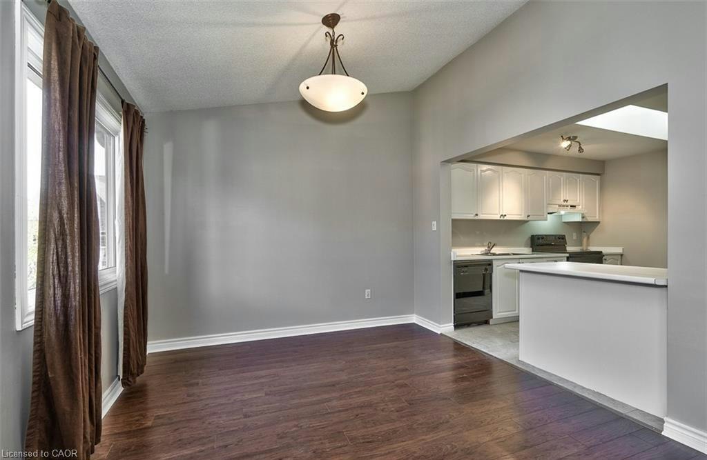 205-2075 Walker's Line, Burlington, ON, L7M 4G7 - 10