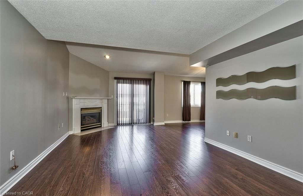 205-2075 Walker's Line, Burlington, ON, L7M 4G7 - 5