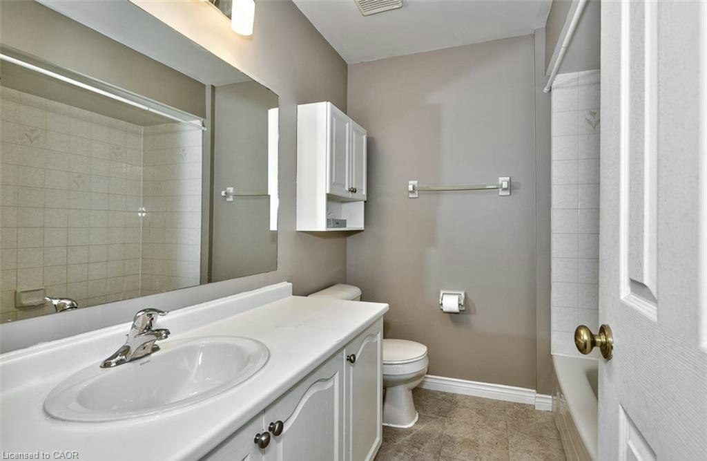 205-2075 Walker's Line, Burlington, ON, L7M 4G7 - 18