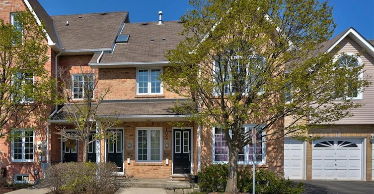 205-2075 Walker's Line, Burlington, ON, L7M 4G7 - 2