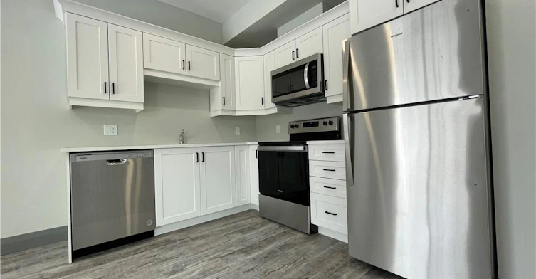 303-600 Norfolk Street, Norfolk County, ON, N3Y 0H5 - 2