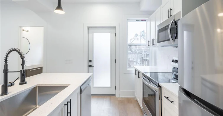 2-204 Balsam Avenue S, Hamilton, ON, L8M 3B8 - 6