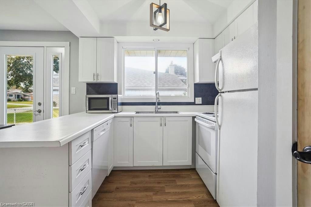 UPPER UNIT-1 Robroy Court, Brantford, ON, N3R 3E2 - 12