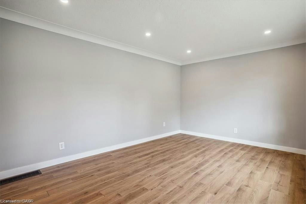 UPPER UNIT-1 Robroy Court, Brantford, ON, N3R 3E2 - 8