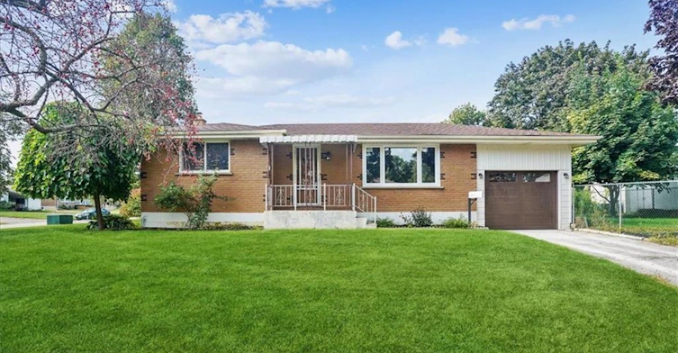 UPPER UNIT-1 Robroy Court, Brantford, ON, N3R 3E2