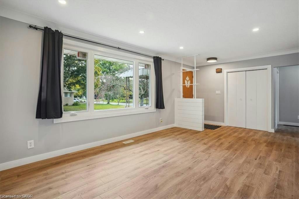 UPPER UNIT-1 Robroy Court, Brantford, ON, N3R 3E2 - 6