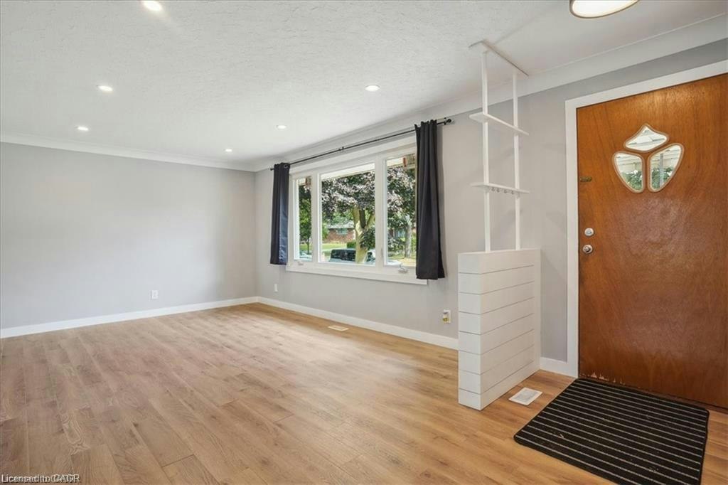 UPPER UNIT-1 Robroy Court, Brantford, ON, N3R 3E2 - 5