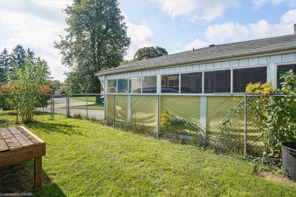 UPPER UNIT-1 Robroy Court, Brantford, ON, N3R 3E2 - 23