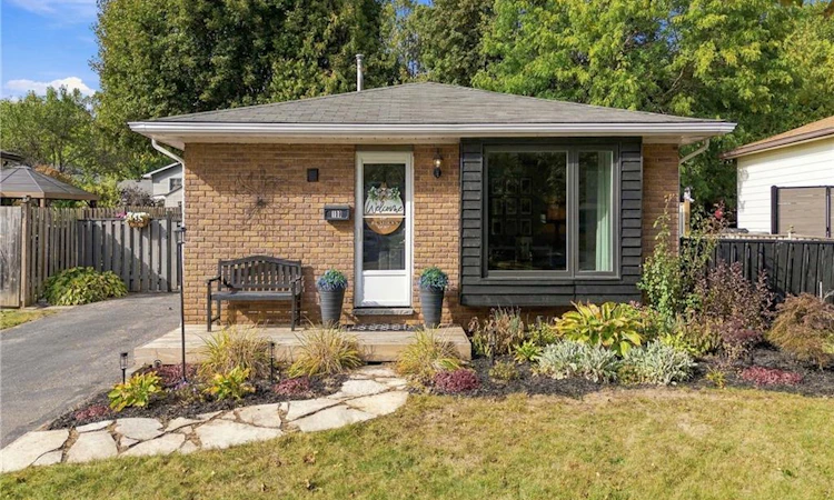 109 Woodlawn Avenue