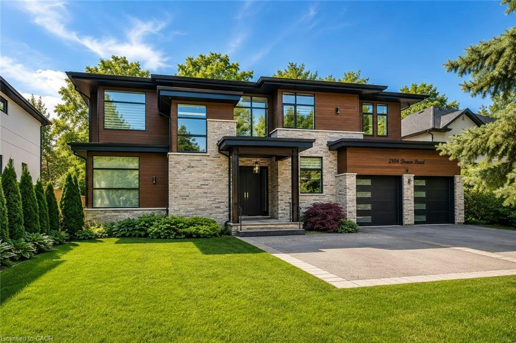 2104 Devon Road, Oakville, ON, L6J 2N2