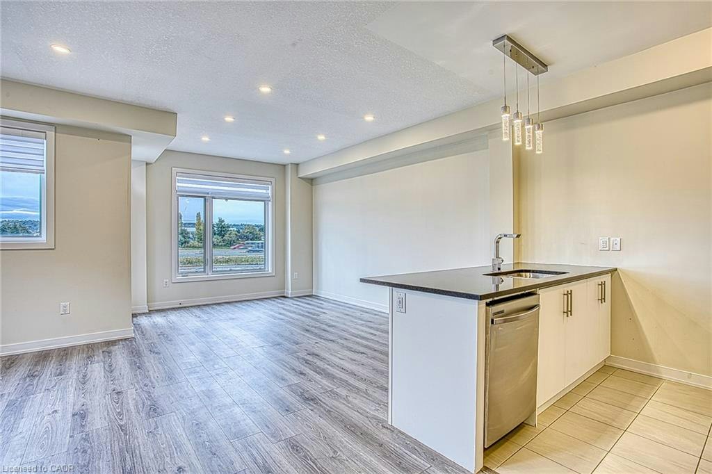 52-590 North Service Road, Hamilton, ON, L8E 0K5 - 8