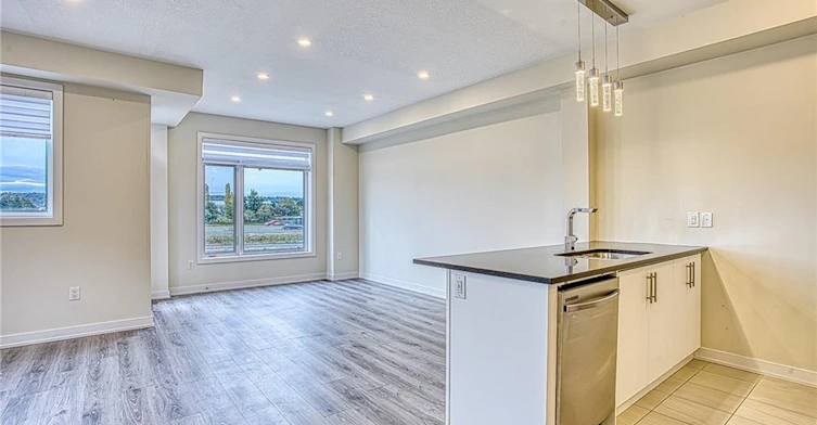 52-590 North Service Road, Hamilton, ON, L8E 0K5 - 8