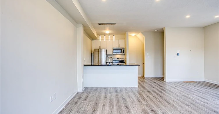 52-590 North Service Road, Hamilton, ON, L8E 0K5 - 11